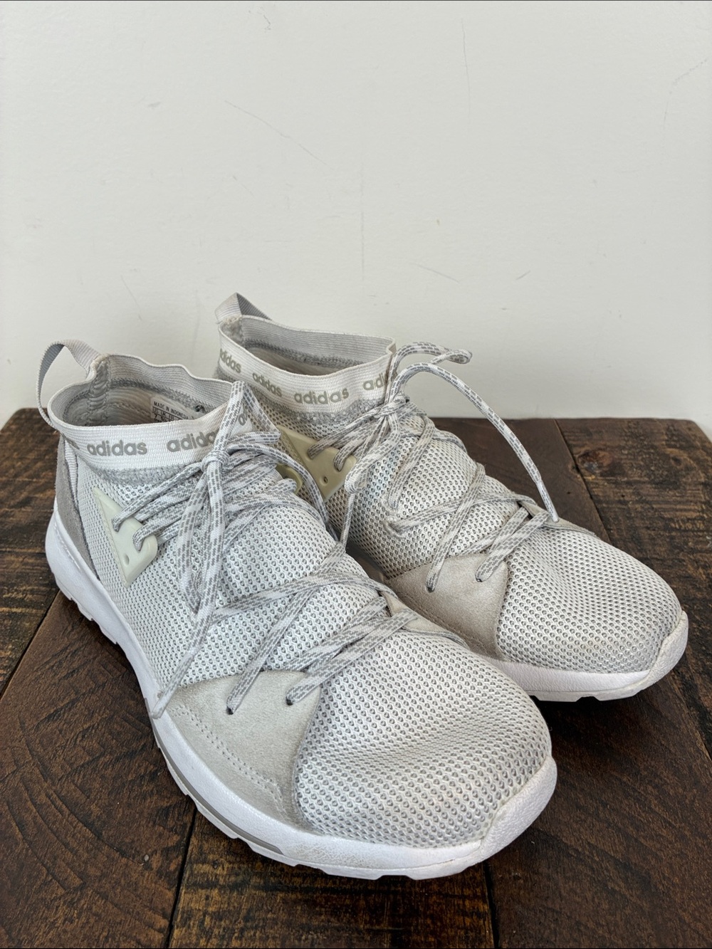 adidas Women's 7 Light Gray Mesh Running Sneakers High Ankle Support Cloudfoam